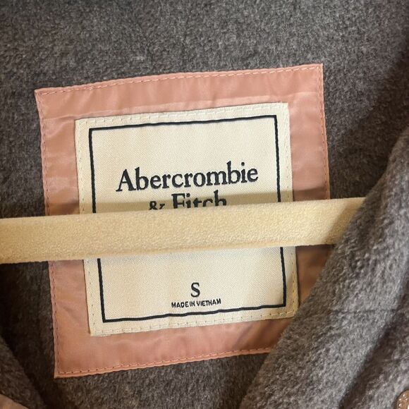 Abercrombie Fitch Pink Satin Quilted Bomber Jacket Fleece Lined size small - Picture 5 of 8